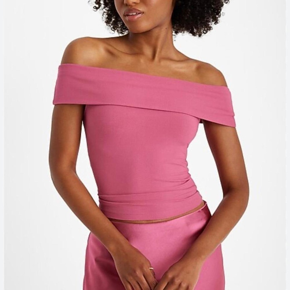 Express Pink Ribbed Off the Shoulder Fitted‎ Top NWT 06411855 Size Medium